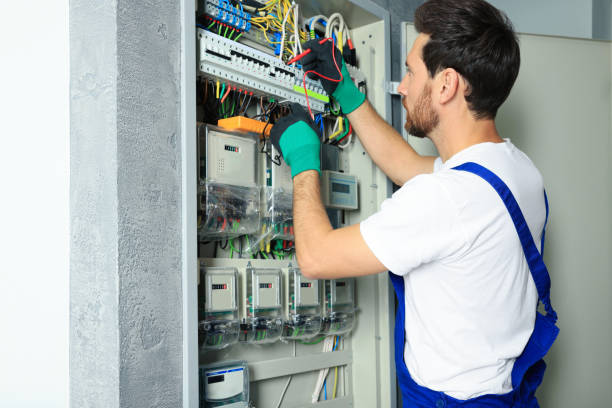 Best Electrical Troubleshooting Services  in Como, WI